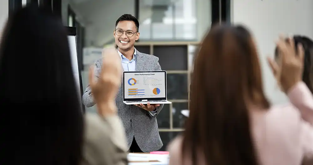 Apa itu Pitching? Arti, Tujuan, Strategi, dan Tips 4 strategi pitching