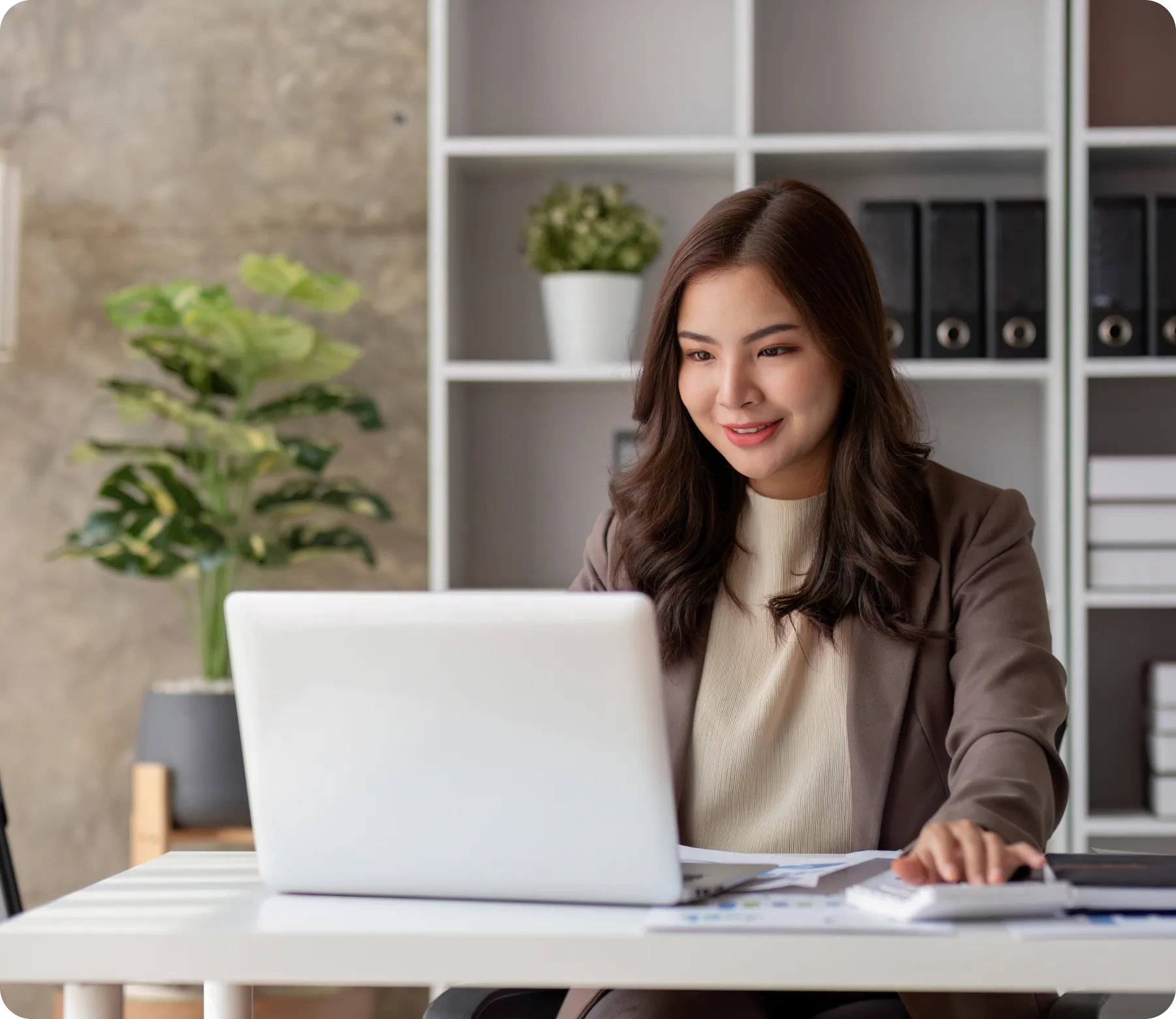 business-woman-using-calculator-math-finance copy business-woman-using-calculator-math-finance copy