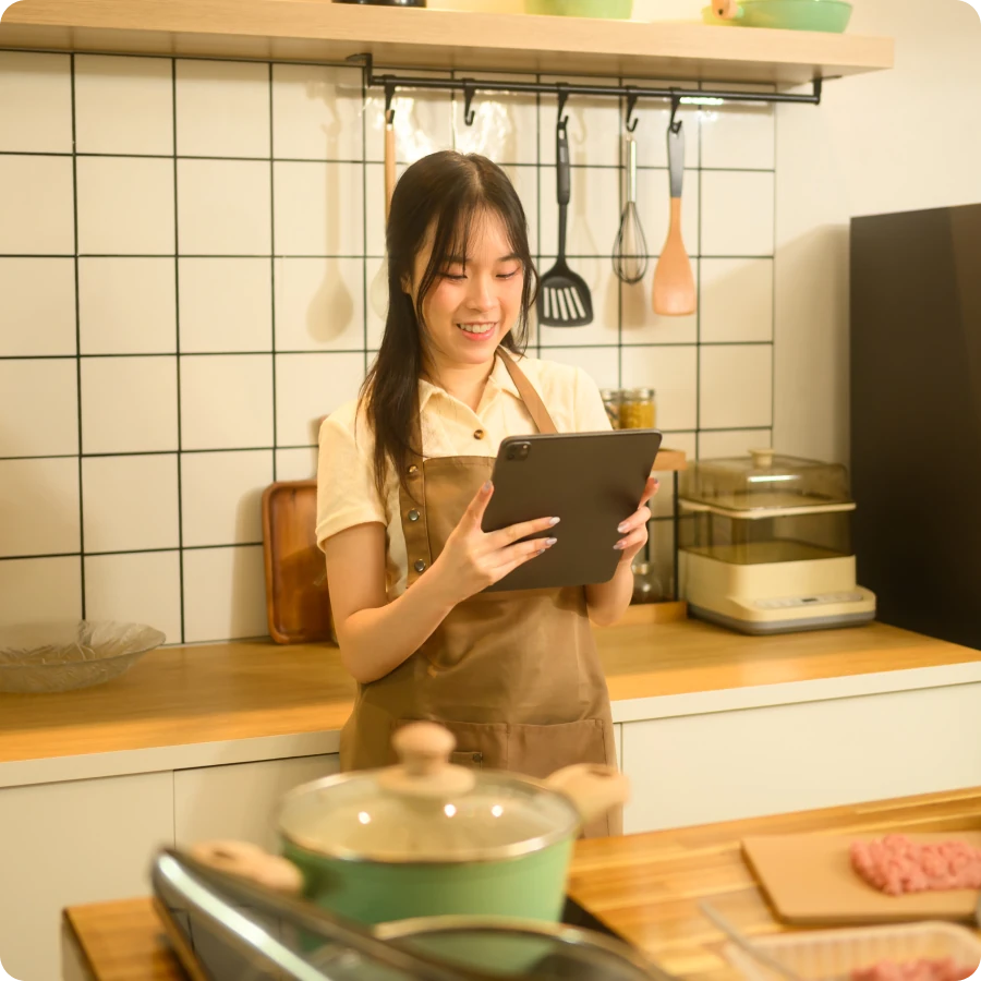 portrait-smiling-beautiful-business-asian